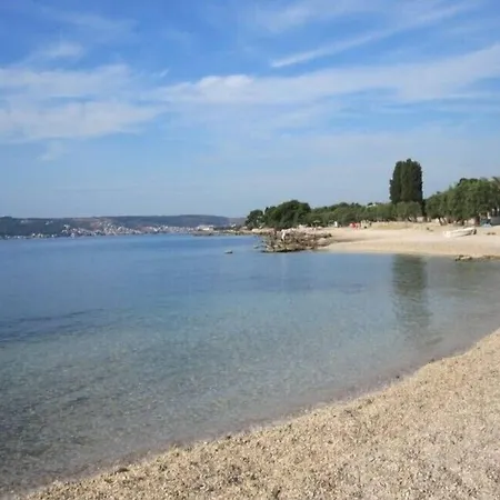 بيت شباب Oktarin Kaštela