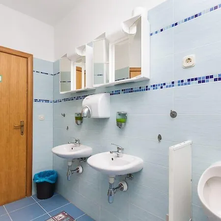 Oktarin بيت شباب *