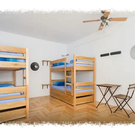 Albergue Oktarin Kaštela