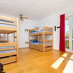 Hostel Oktarin *