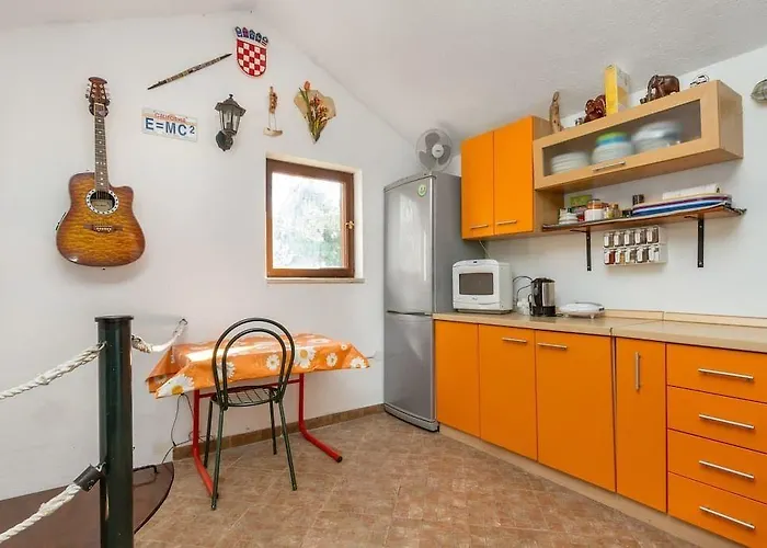 Oktarin Ostello *