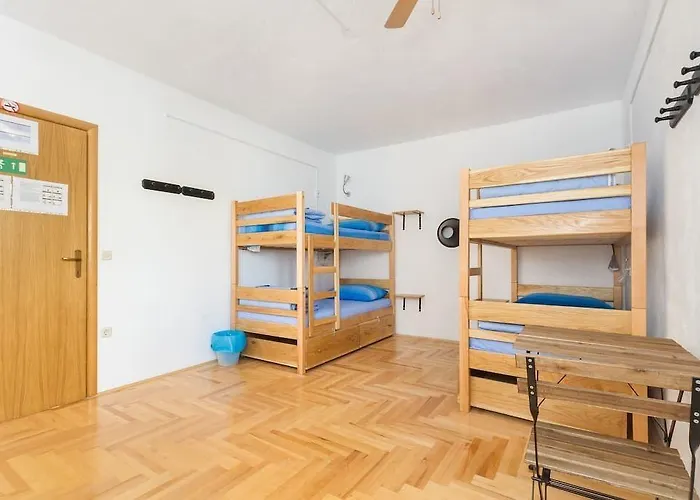 Oktarin * Kaštela